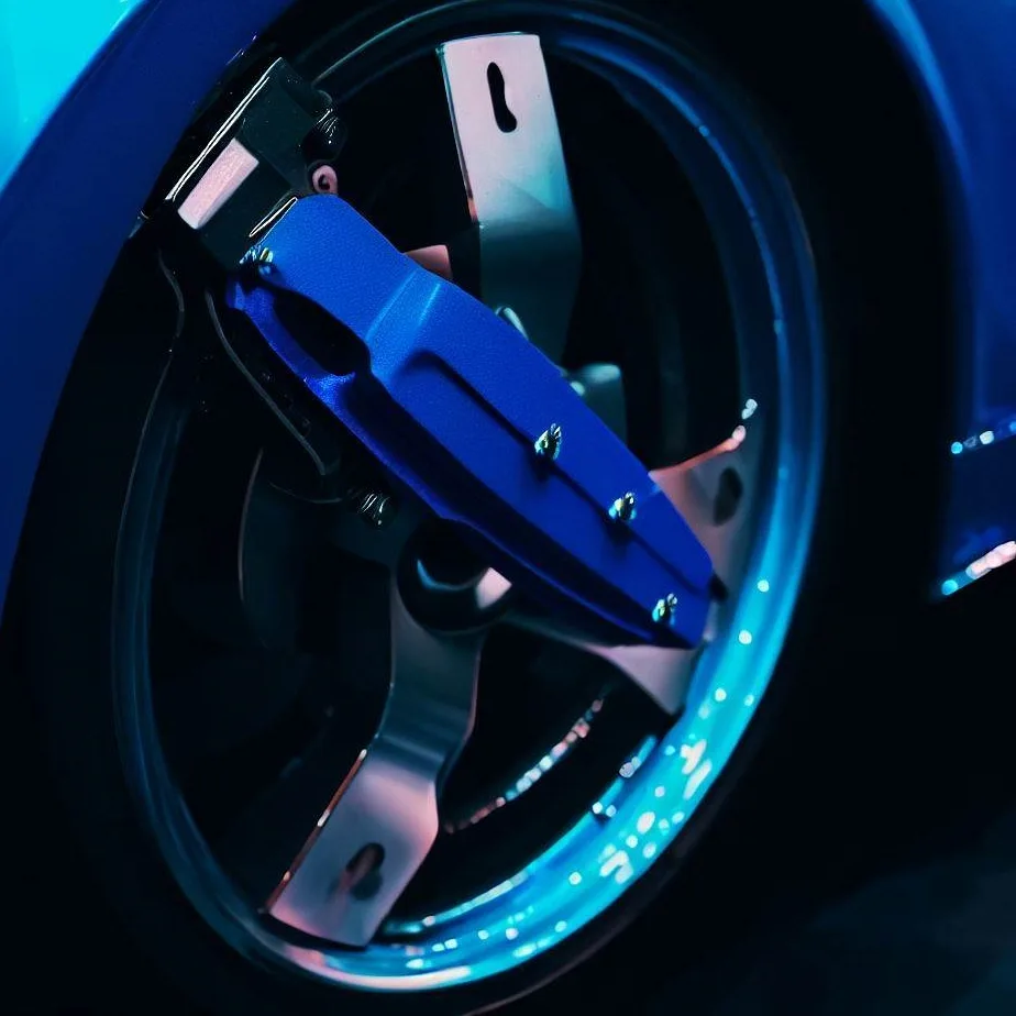 Jaki kolor zacisków do niebieskiego auta?